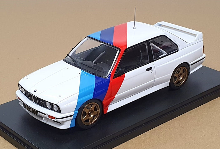 1989 BMW M3 E30 BLANCO DECORADO 1:24 WHITE BOX